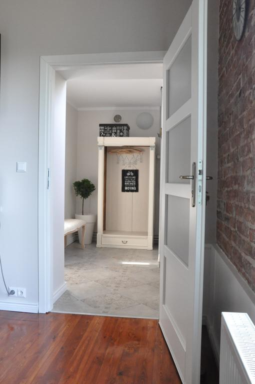 Be Well 3-Rooms Apartment With Parking And Garden Warsaw Exterior photo