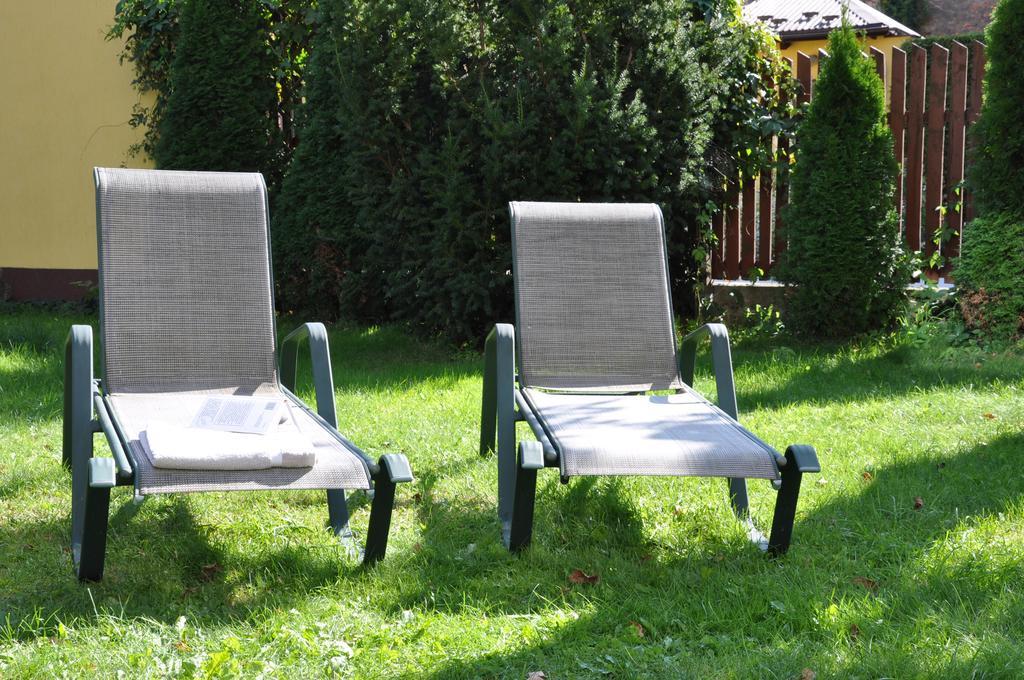 Be Well 3-Rooms Apartment With Parking And Garden Warsaw Exterior photo