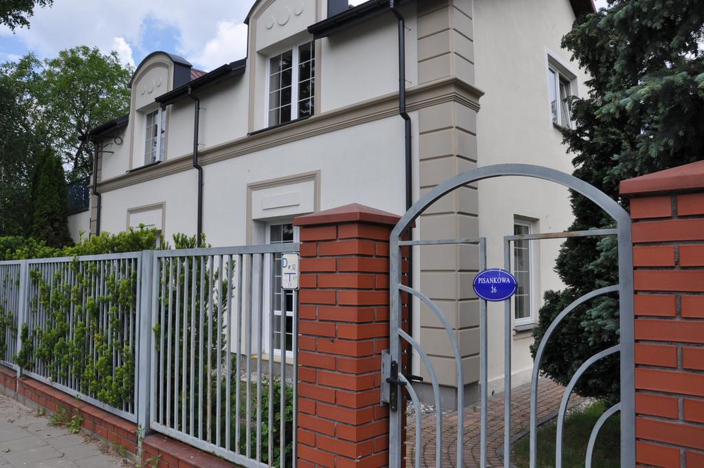Be Well 3-Rooms Apartment With Parking And Garden Warsaw Exterior photo