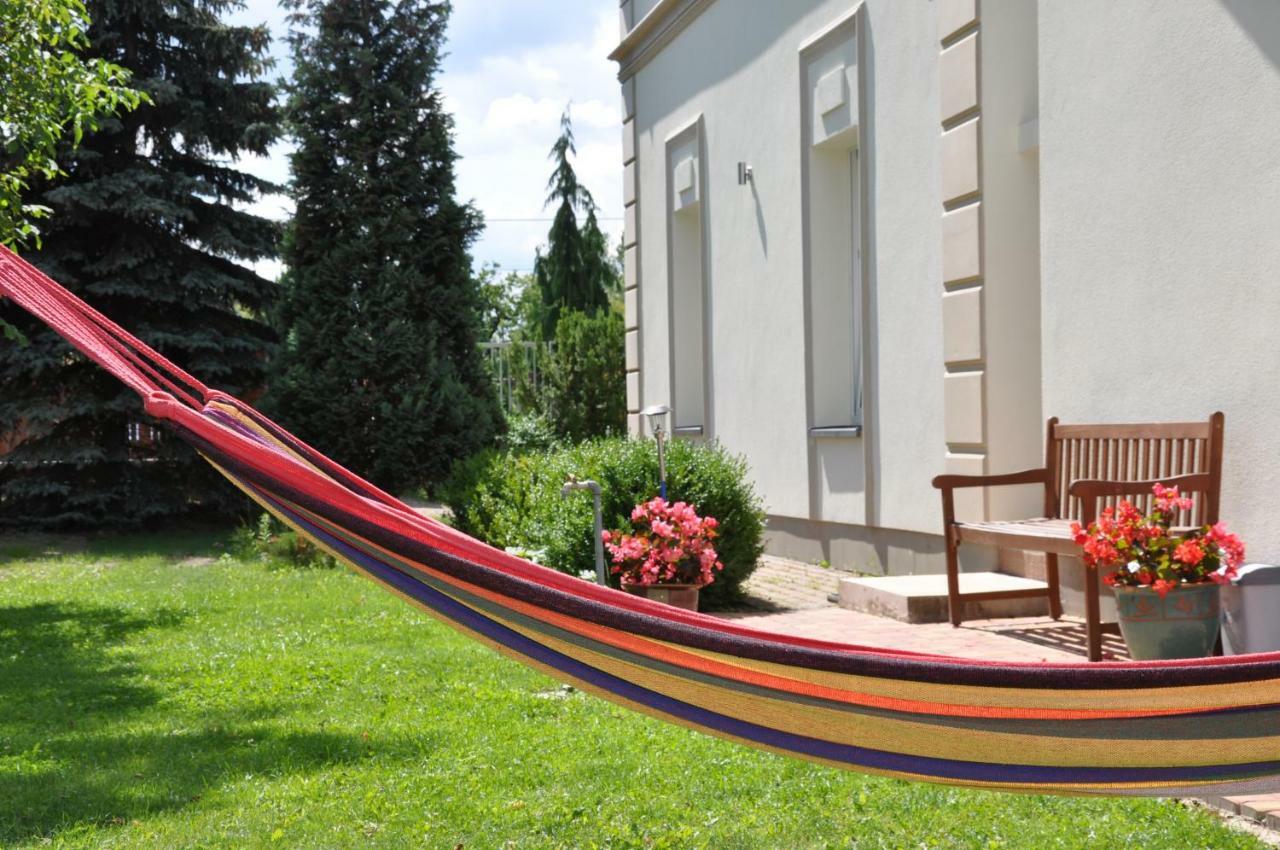 Be Well 3-Rooms Apartment With Parking And Garden Warsaw Exterior photo
