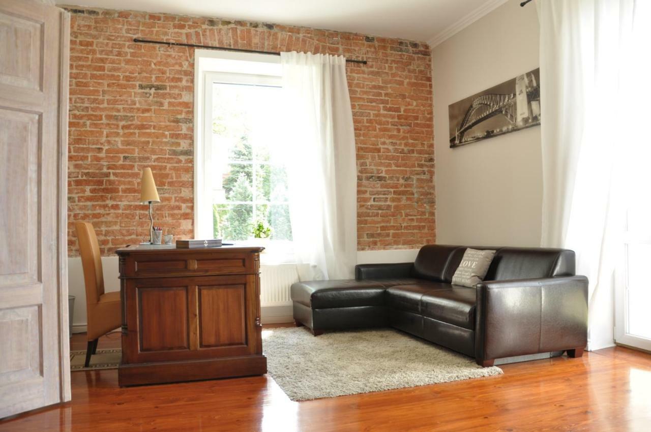 Be Well 3-Rooms Apartment With Parking And Garden Warsaw Exterior photo